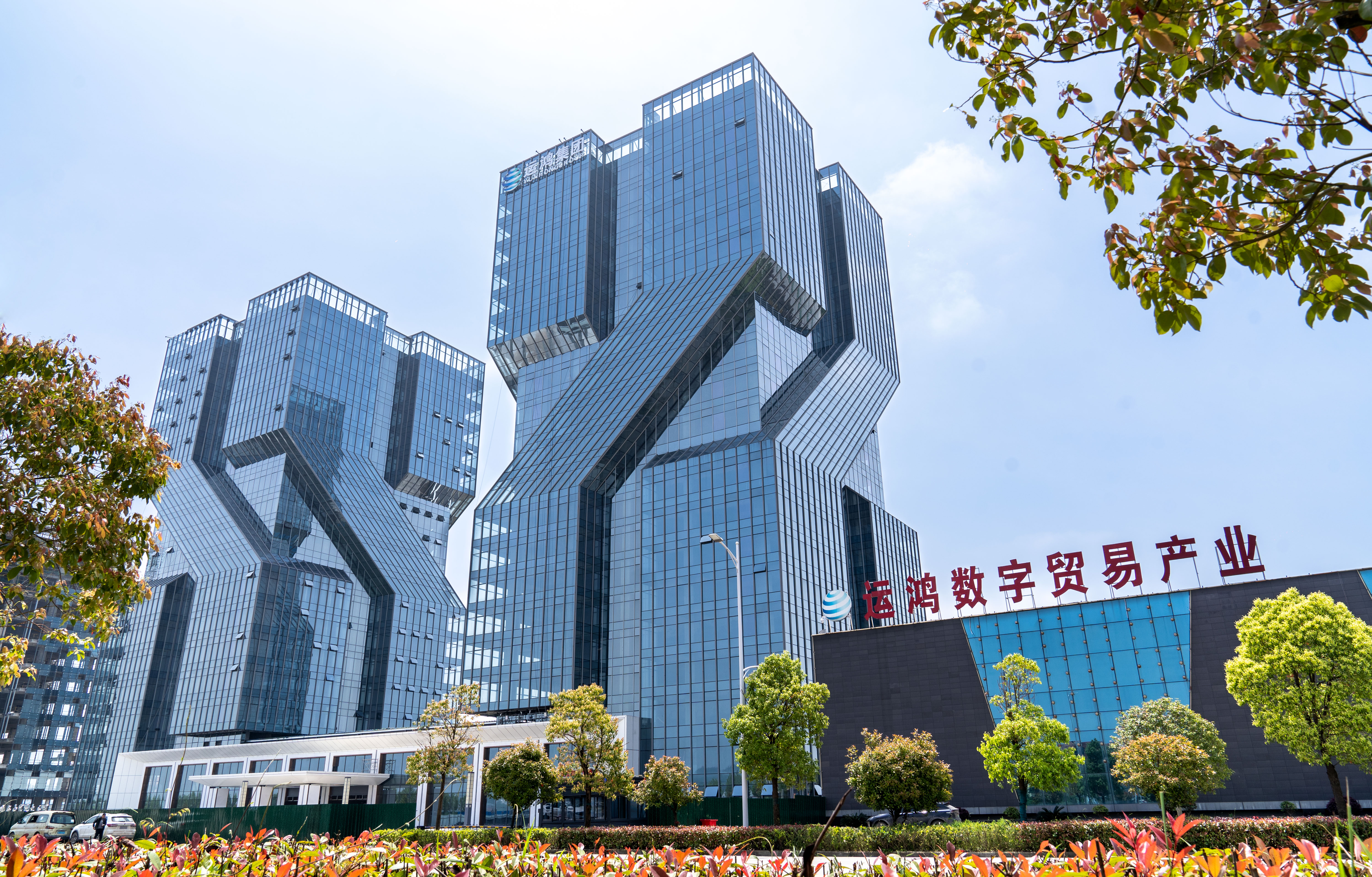 登顶两大“富豪榜”头条硅鑫成为财富风向标(图1)