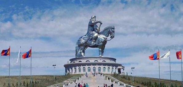 九游娱乐：蒙古国矿产丰富10万人日薪仅60元原因何在？(图3)