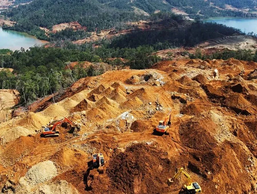 九游app入口：被中国杀手锏打痛美国想建立矿产联盟特朗普找来30个帮手筑起一道稀土防线(图1)