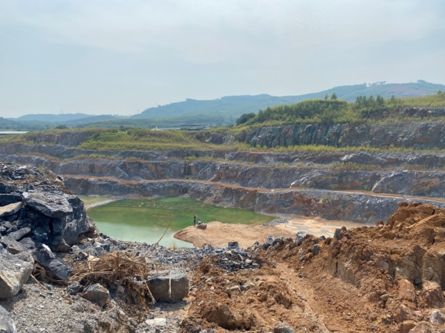 哈梅内伊交代后事被边缘化的佩泽希齐扬突然对美国抛出橄榄枝(图1)