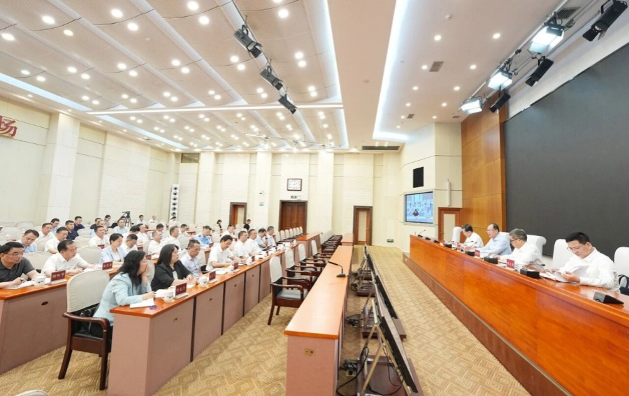 九游app入口：毛伟明研究部署化工和危险化学品领域安全生产工作(图2)